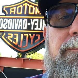 Meet your Posher, Aaron